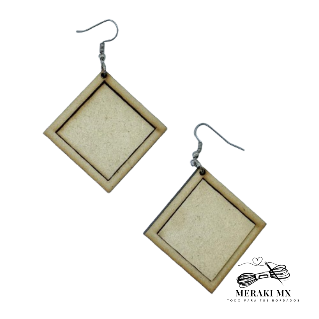 Aretes de madera cuadrados