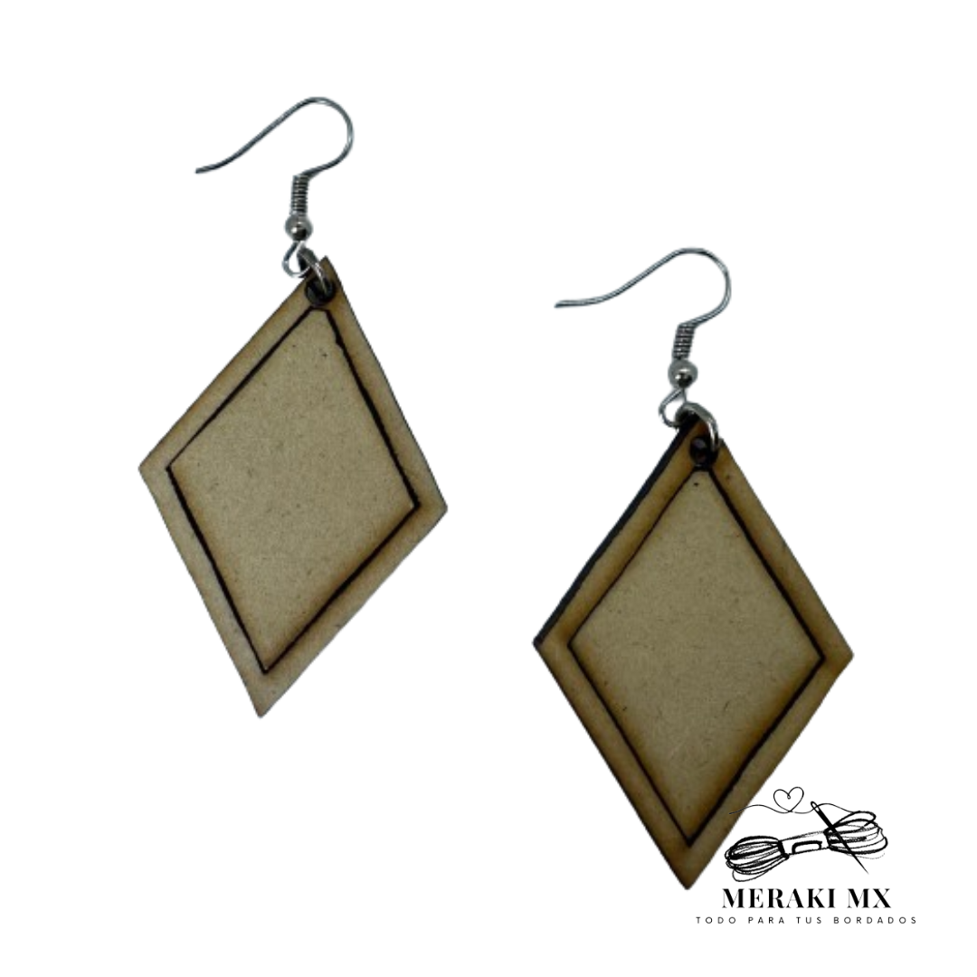 Aretes de madera de rombo