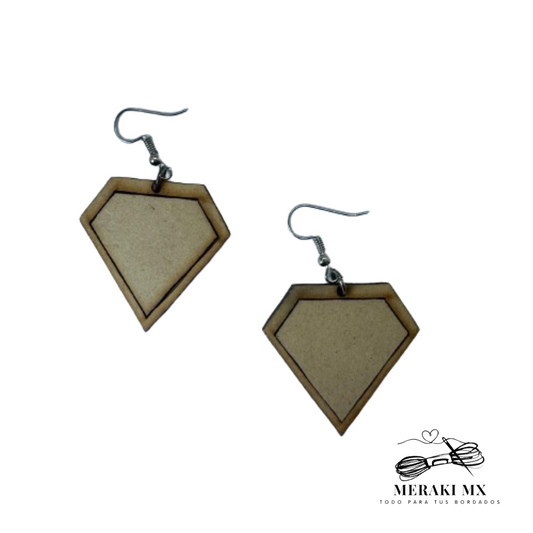 Aretes de madera de diamante